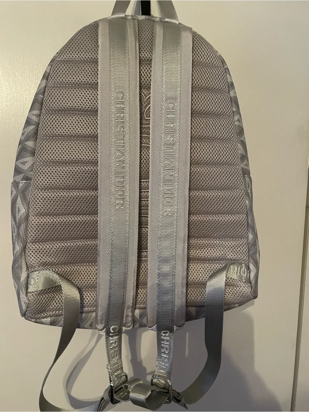 N/A stylish gray